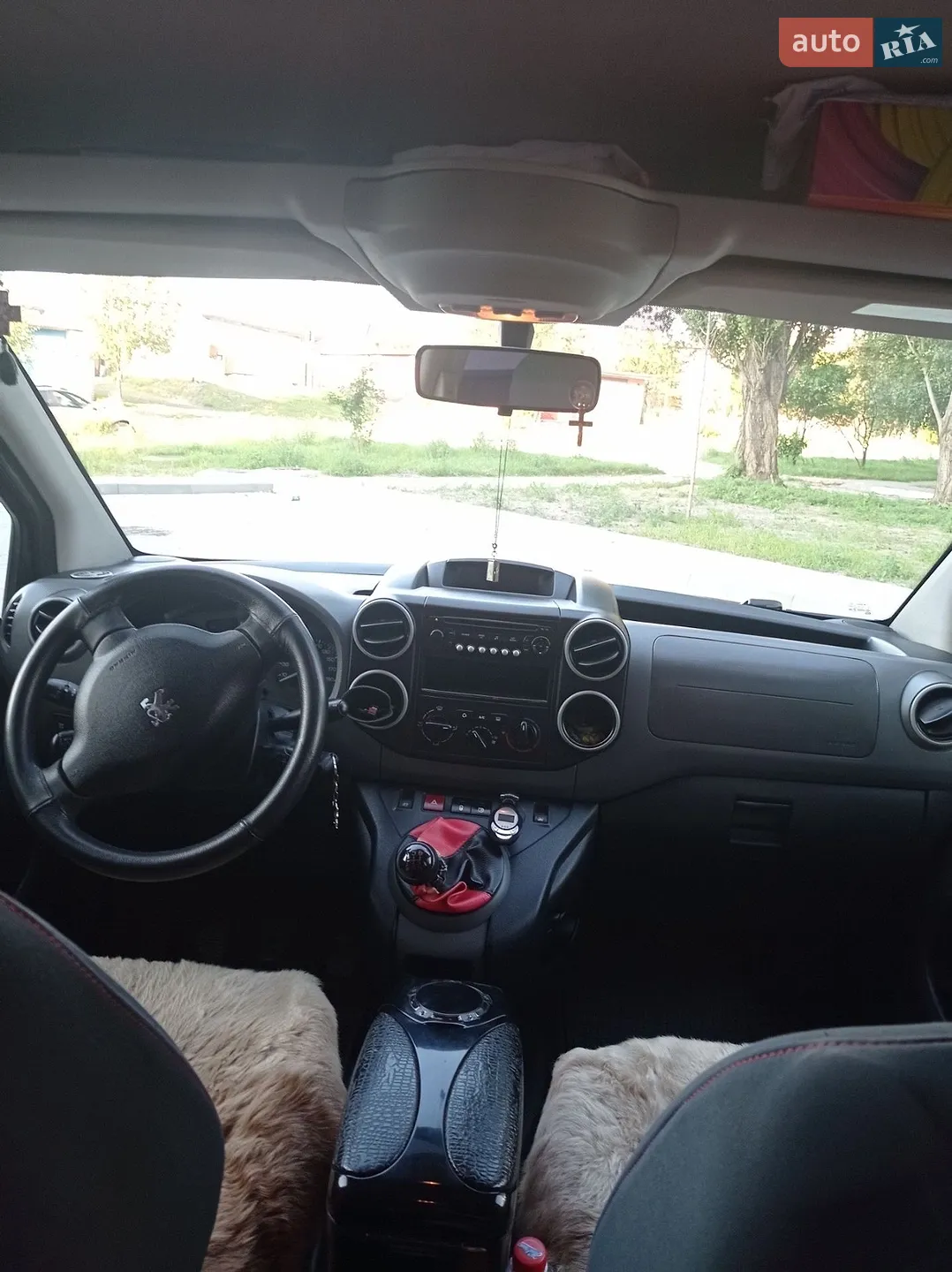 2011 Peugeot Partner - мініатюра 18