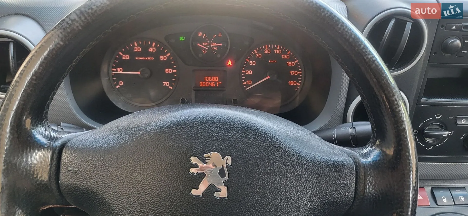 2011 Peugeot Partner - мініатюра 10