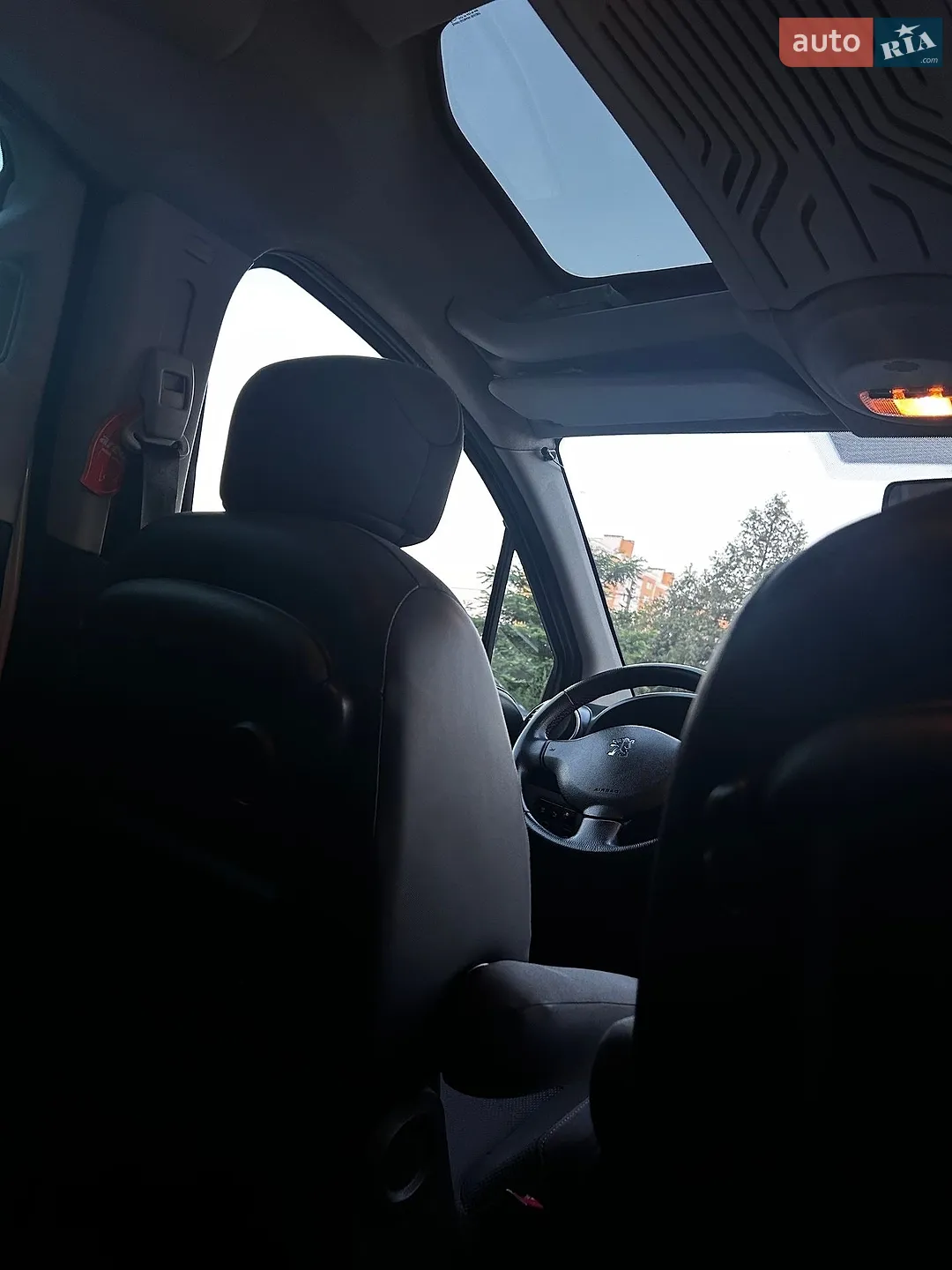 2011 Peugeot Partner - мініатюра 8