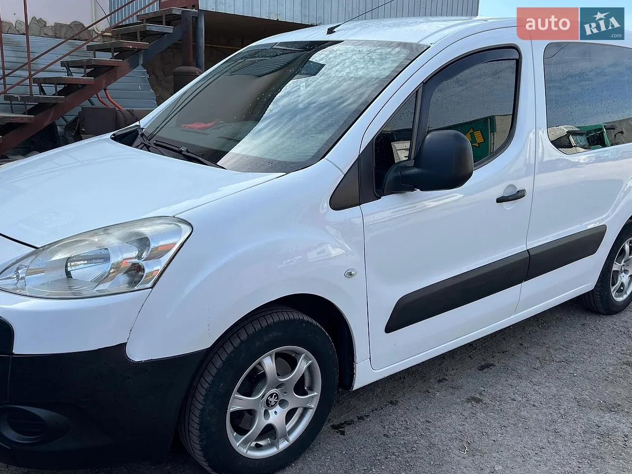 2010 Peugeot Partner - мініатюра 26