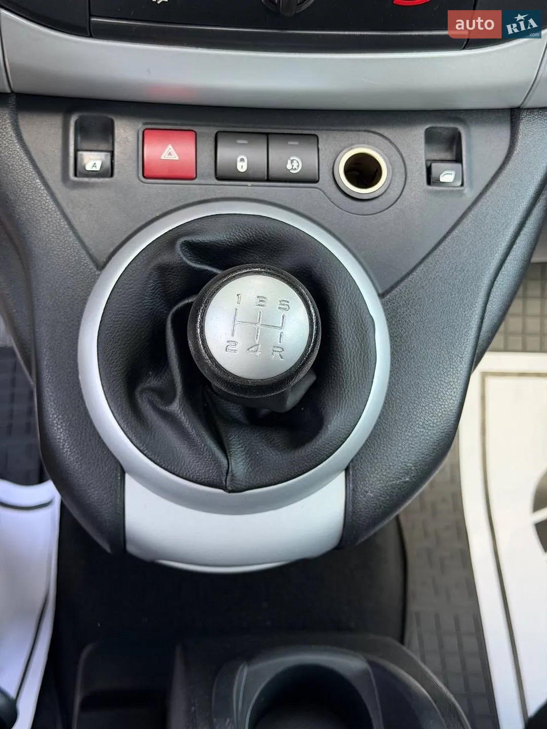 2015 Peugeot Partner - мініатюра 33