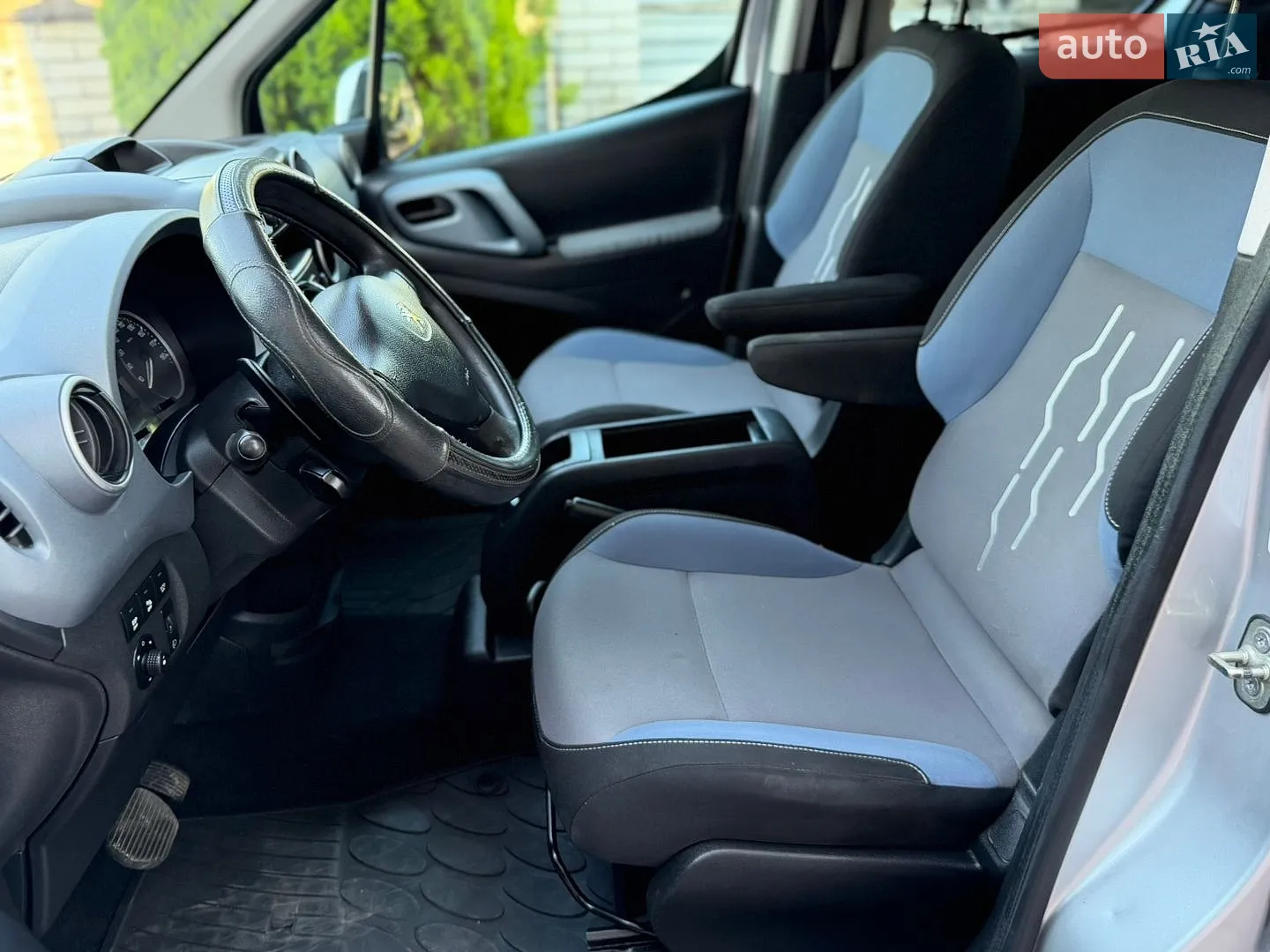2012 Peugeot Partner - мініатюра 26