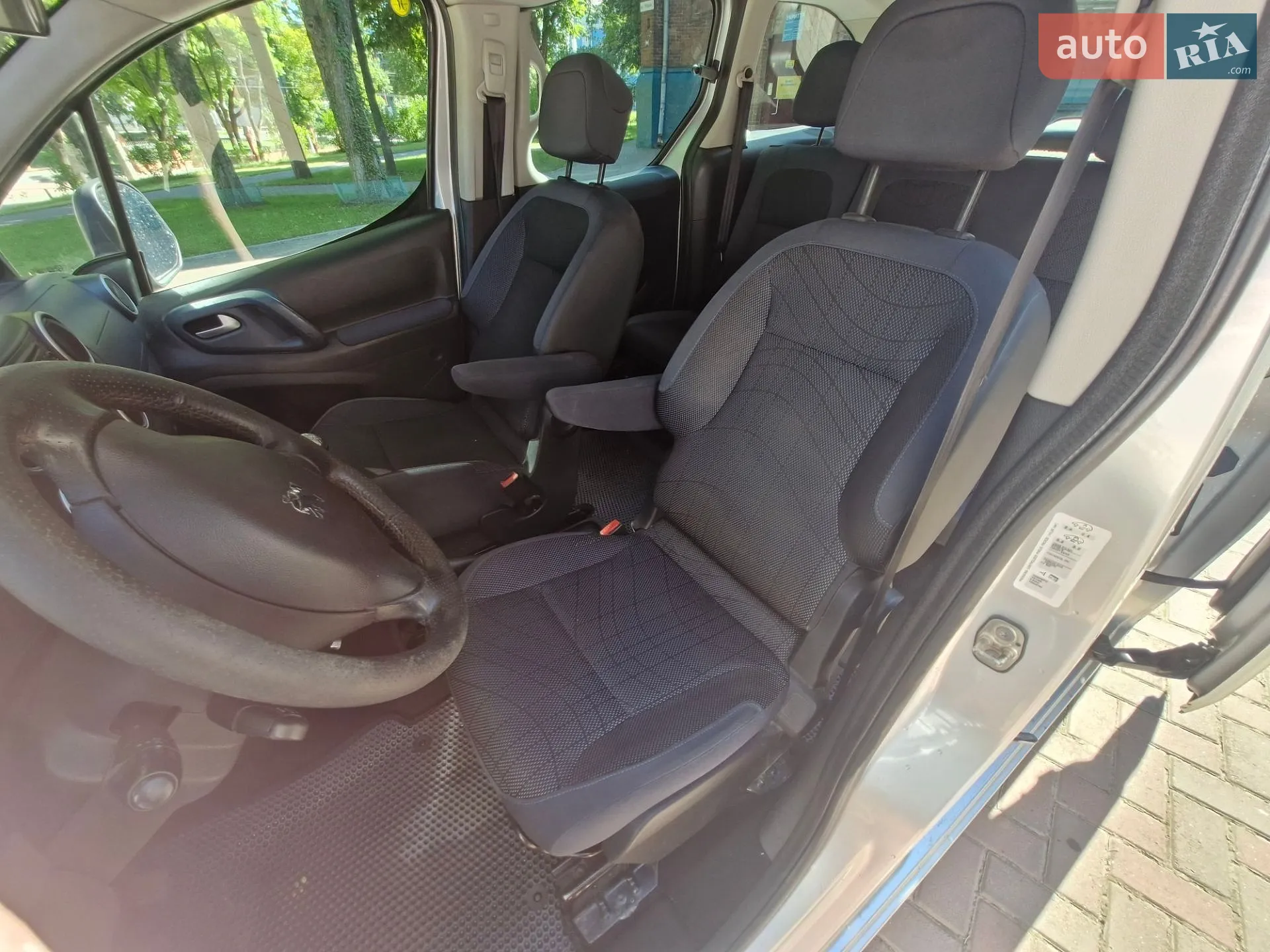 2011 Peugeot Partner - мініатюра 16