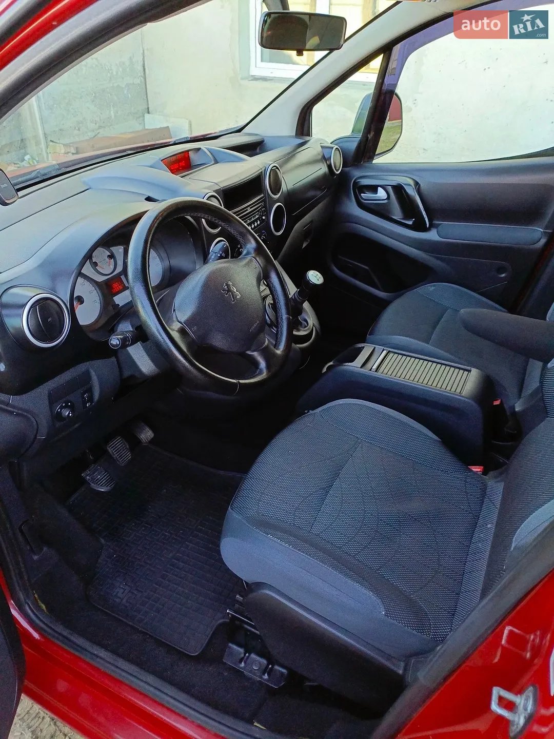 2010 Peugeot Partner - мініатюра 36