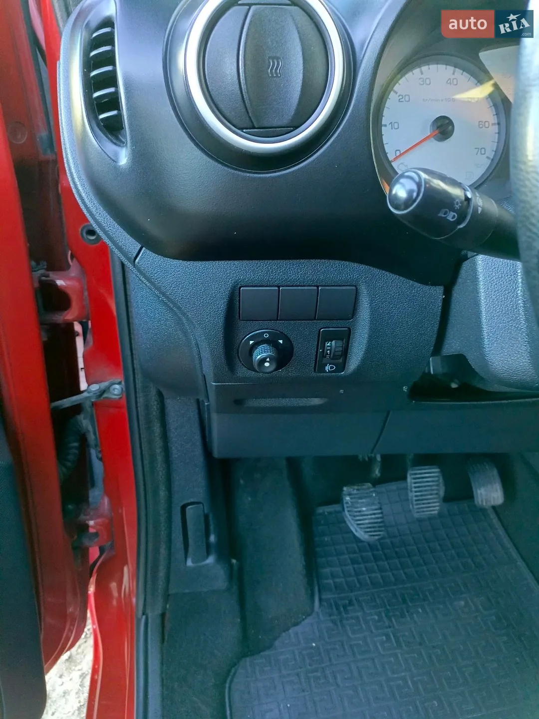 2010 Peugeot Partner - мініатюра 40