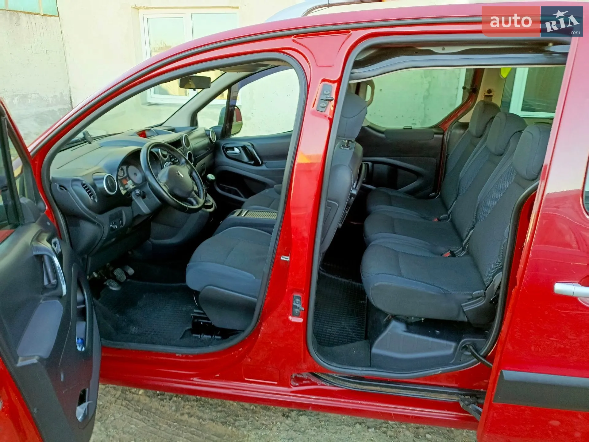 2010 Peugeot Partner - мініатюра 37