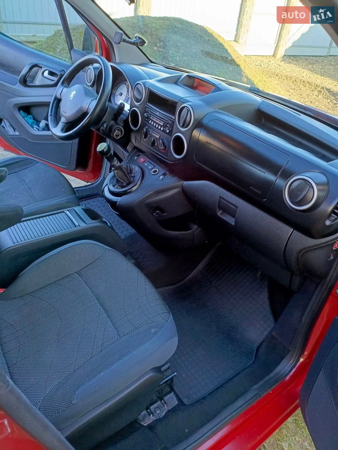 2010 Peugeot Partner - мініатюра 48