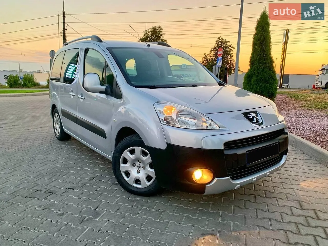 2010 Peugeot Partner - мініатюра 3