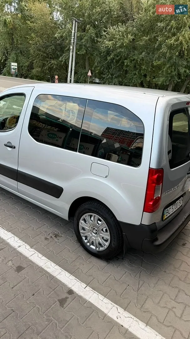 2011 Peugeot Partner - мініатюра 5