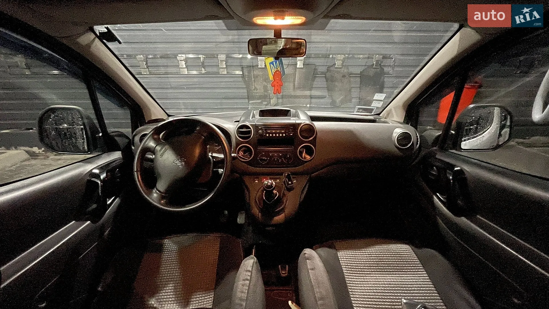 2011 Peugeot Partner - мініатюра 10