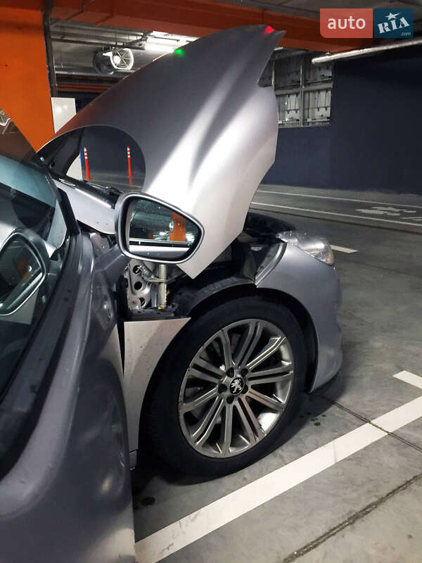 Купе Peugeot RCZ 2012 в Києві