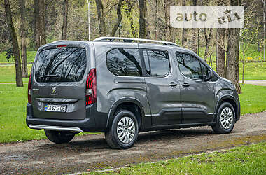 Минивэн Peugeot Rifter 2018 в 