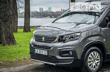 Минивэн Peugeot Rifter 2018 в 