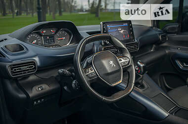 Минивэн Peugeot Rifter 2018 в 