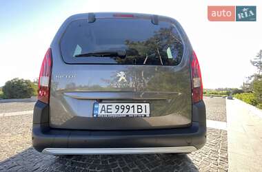 Минивэн Peugeot Rifter 2019 в 