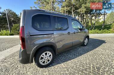 Минивэн Peugeot Rifter 2019 в 