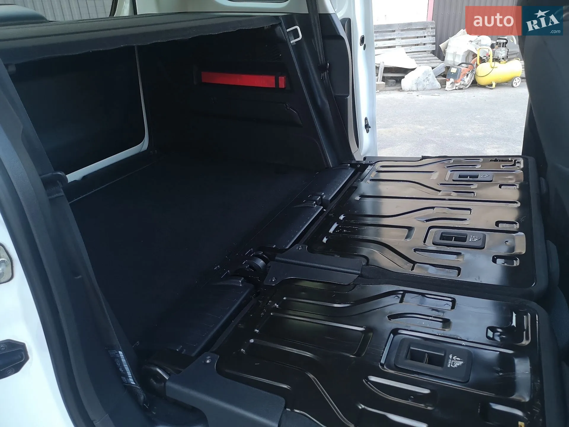 2018 Peugeot Rifter - мініатюра 38