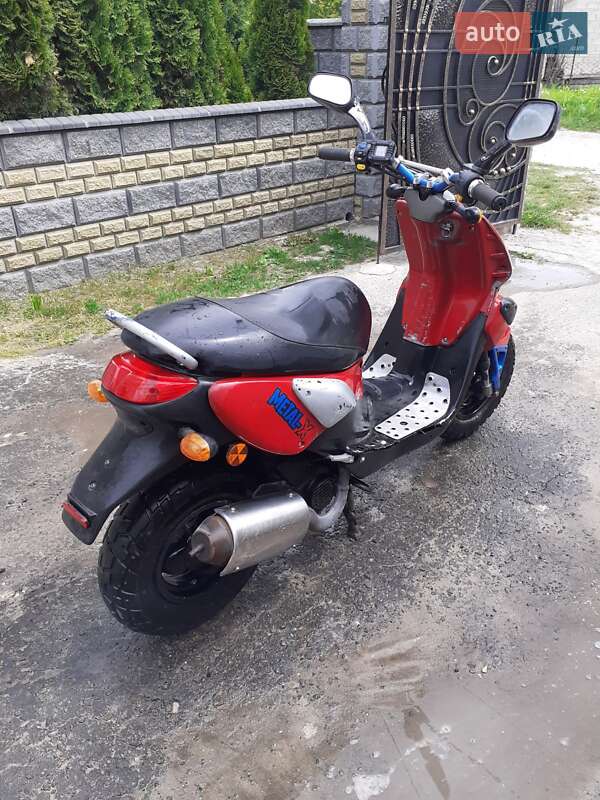 Макси-скутер Peugeot TKR 2011 в Кременце