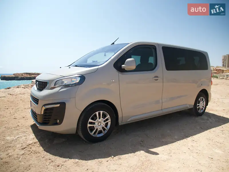 Peugeot Traveller