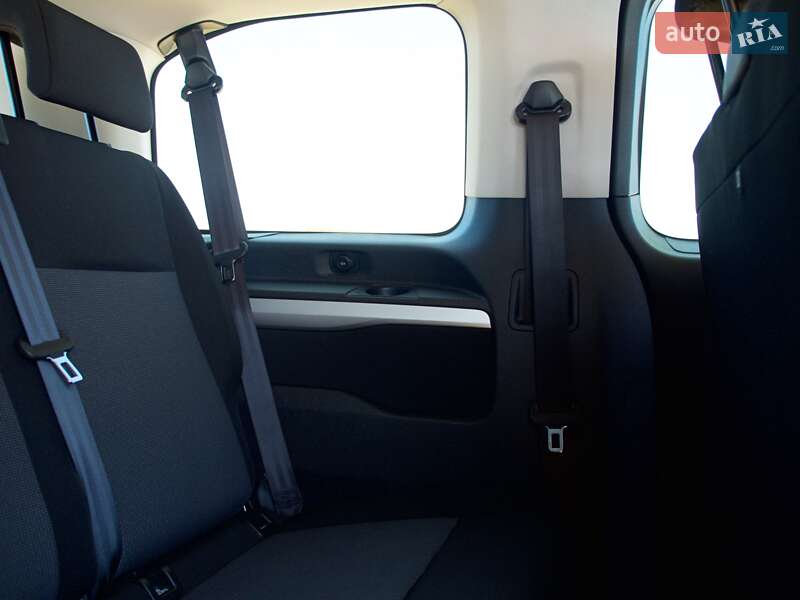 Минивэн Peugeot Traveller 2017 в Славянске