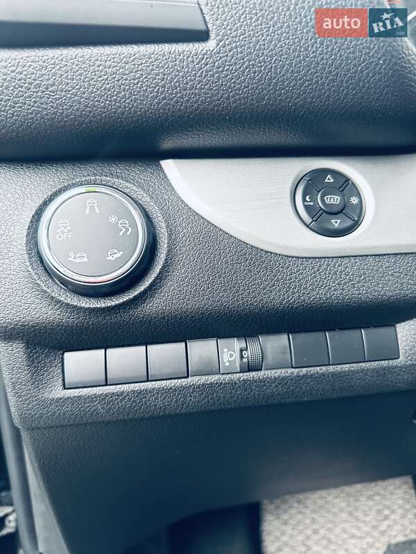 Мінівен Peugeot Traveller 2020 в Києві