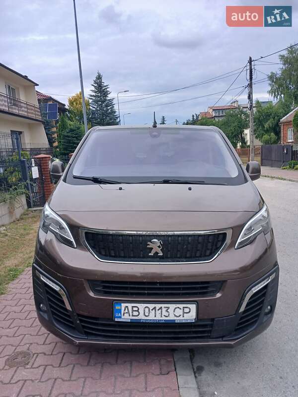 Peugeot Traveller 2017