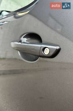 Минивэн Peugeot Traveller 2018 в 