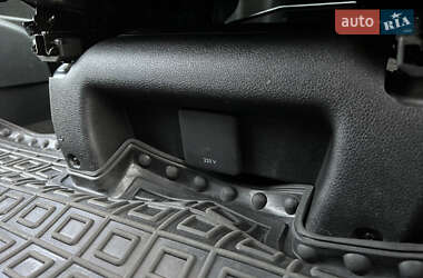 Минивэн Peugeot Traveller 2020 в 