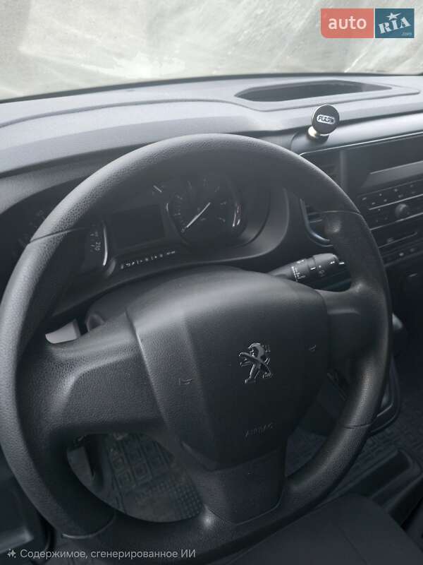 Минивэн Peugeot Traveller 2017 в Харькове