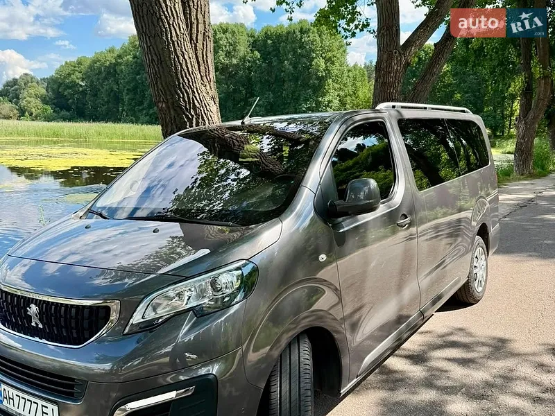 Peugeot Traveller 2017