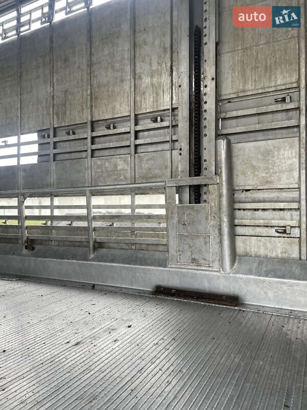Для перевезення тварин - напівпричіп Pezzaioli SBA 2004 в Козятині фото 3 Для перевезення тварин - напівпричіп Pezzaioli SBA 2004 в Козятині