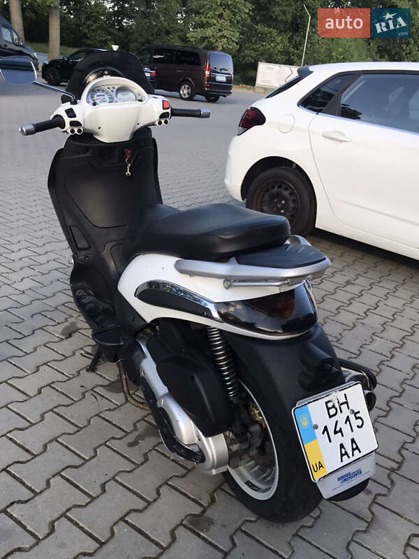 Максі-скутер Piaggio Beverly 500 2006 в Новоселиці
