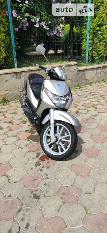 Скутер Piaggio Beverly 2003 в Чопе