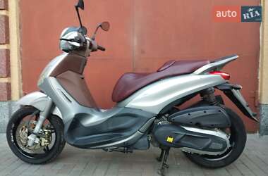 Макси-скутер Piaggio Beverly 2012 в 