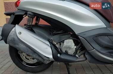 Макси-скутер Piaggio Beverly 2012 в 