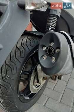 Макси-скутер Piaggio Beverly 2012 в 