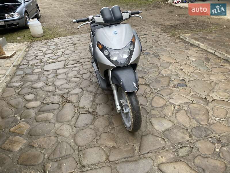 Макси-скутер Piaggio Beverly 2008 в Косове