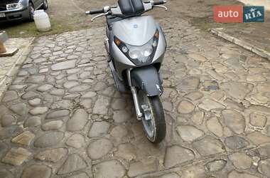 Макси-скутер Piaggio Beverly 2008 в Косове