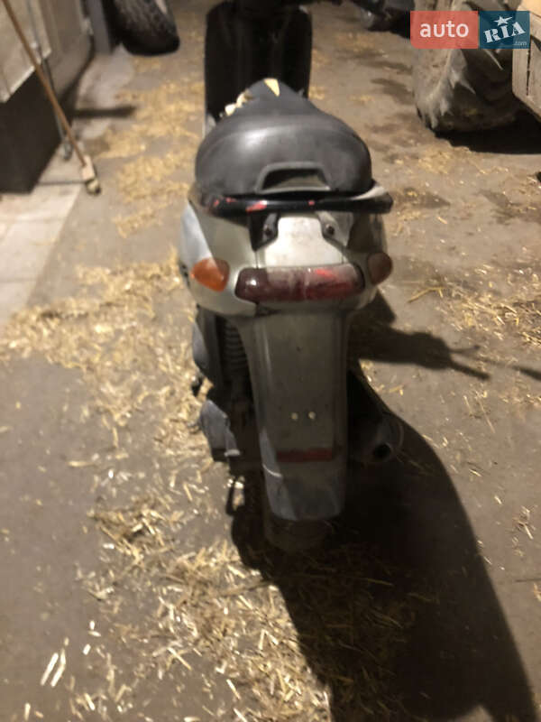 Скутер Piaggio Energy 2005 в Иршаве