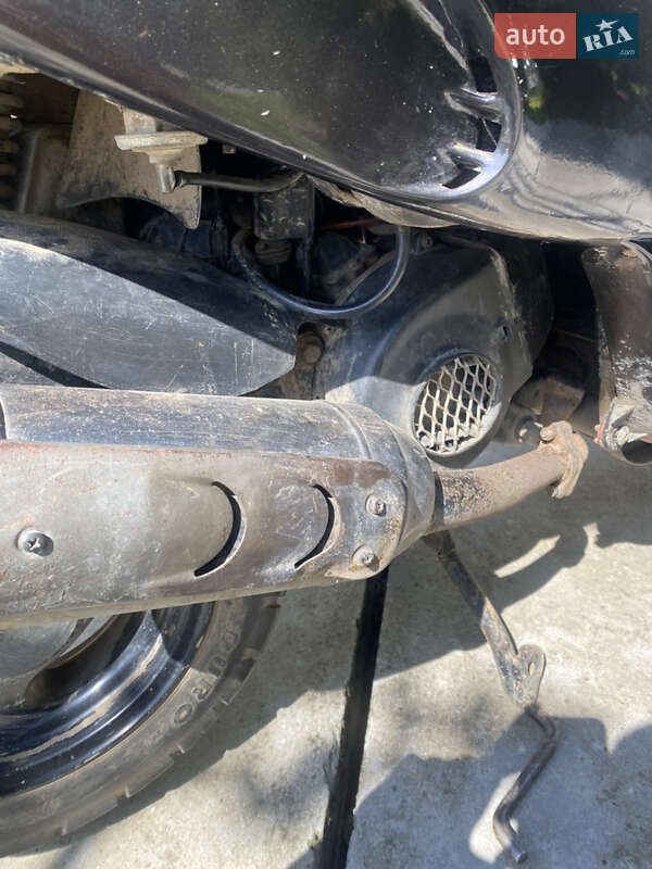 Скутер Piaggio Gilera 2000 в Иршаве