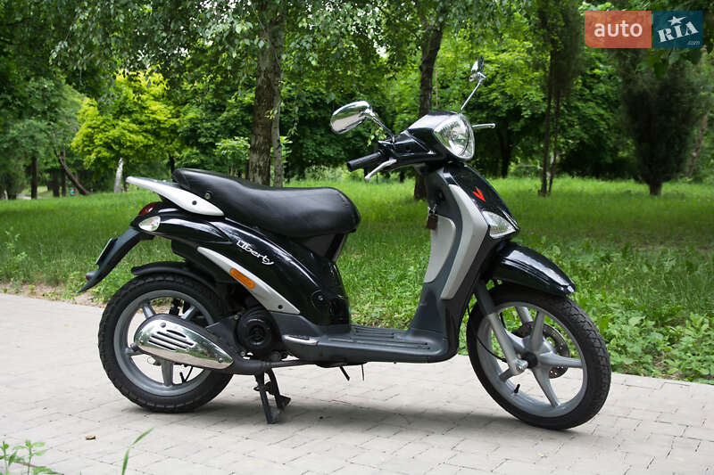 Скутер Piaggio Liberty 50 2007 в Ровно