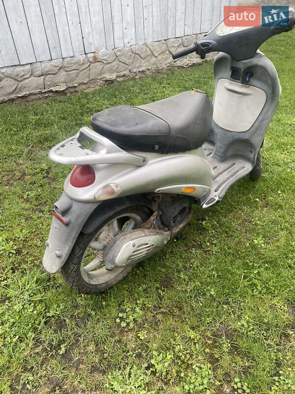 Максі-скутер Piaggio Liberty 2000 в Чернівцях