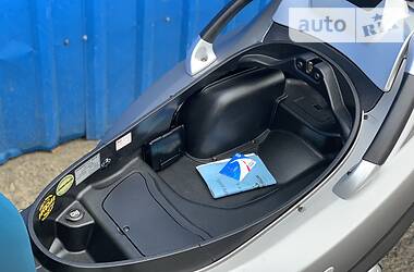Макси-скутер Piaggio MP3 2014 в 