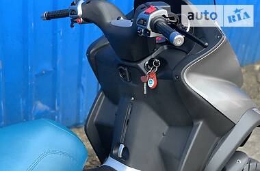 Макси-скутер Piaggio MP3 2014 в 
