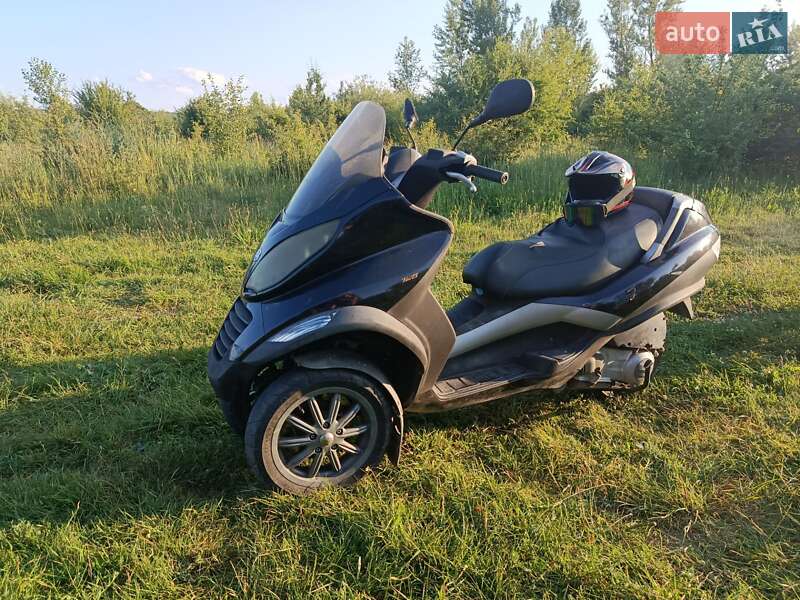 Макси-скутер Piaggio MP3 2002 в Коломые