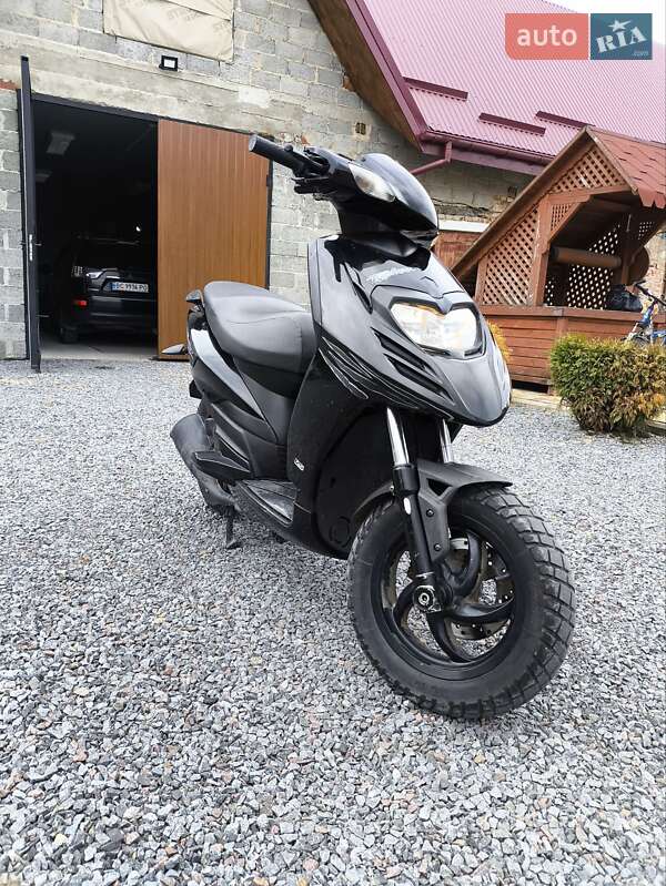 Скутер Piaggio Typhoon 2015 в Мостиске