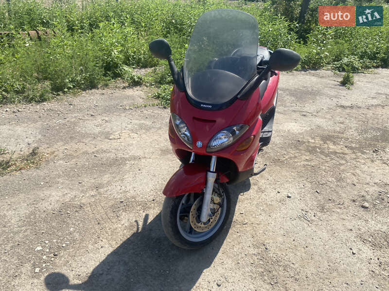 Максі-скутер Piaggio X9 2003 в Іршаві