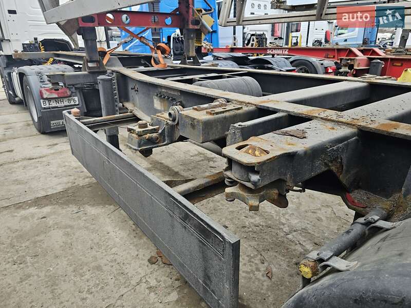 Контейнеровоз полуприцеп Platal JSP 2005 в Одессе