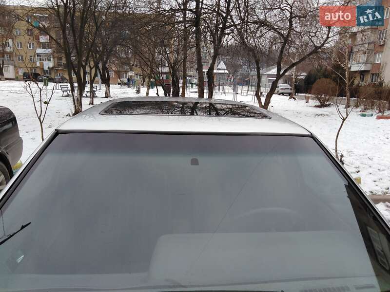 Седан Plymouth Acclaim 1990 в Мукачево