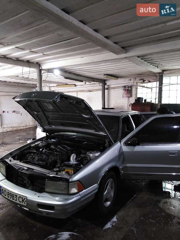 Седан Plymouth Acclaim 1990 в Мукачево